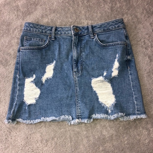 FOREVER 21 Stretch Distressed Medium Wash Denim Mini Skirt Sz 28 - Picture 2 of 7